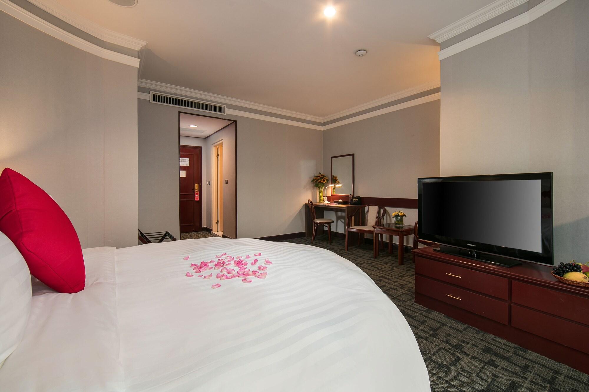 Lake Side Hotel Hanoi Exterior photo